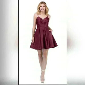 Burgundy Dancing Queen Cocktail, Prom, Homecoming Dress Size Medium.